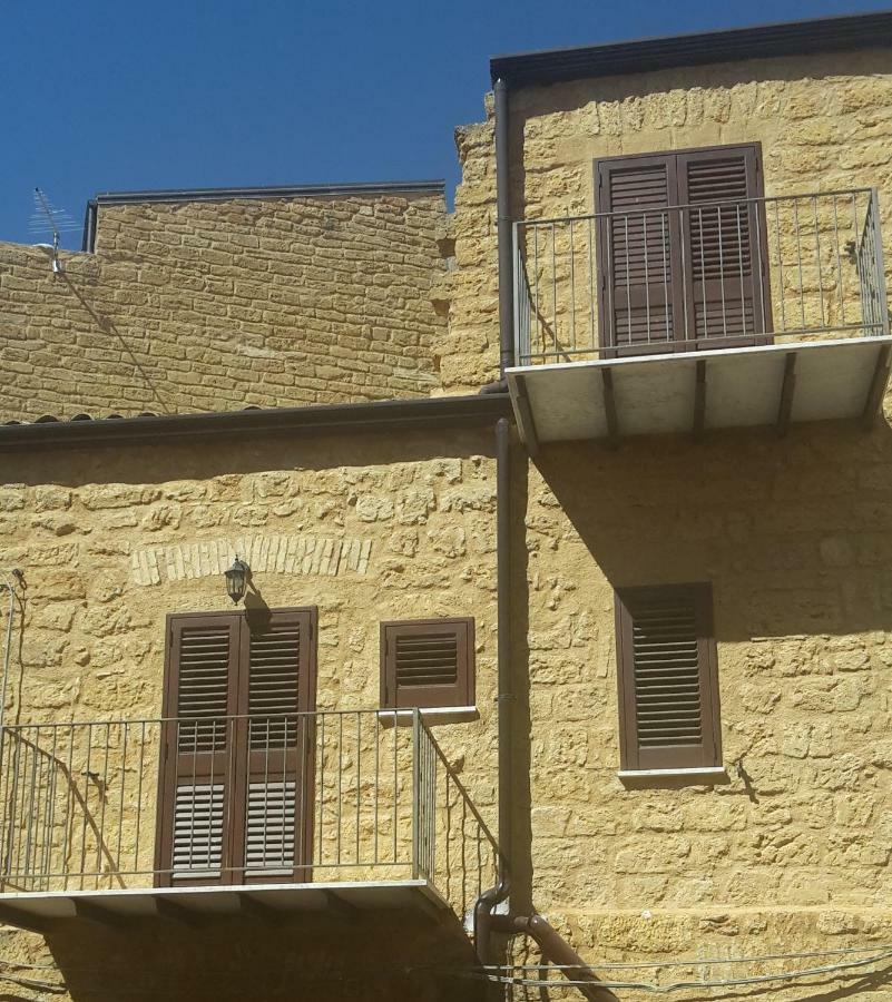 B&B A Due Passi Dal Centro Agrigento Exterior photo